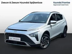 Sleek silver metallic (rys) Gebruikt 2022 Hyundai Bayon Comfort SUV | € 18.950 (Goede deal)
