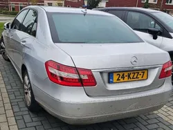 Beige Gebruikt 2010 Mercedes E220 Elegance Sedan | € 8.500 (Duur)