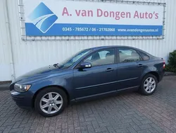 Blauw, metallic lak Gebruikt 2006 Volvo S40 Sedan | € 3.995 (Eerlijke prijs)