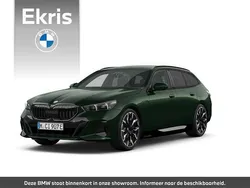 Blauw Nieuw 2025 BMW 530e M Sport Stationwagen | € 102.049