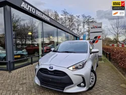 Grijs Gebruikt 2021 Toyota Yaris Hybrid Active Hatchback | € 18.950 (Eerlijke prijs)