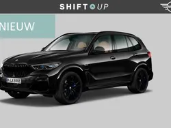 Zwart Gebruikt 2022 BMW X5 M Sport SUV | € 68.950 (Eerlijke prijs)