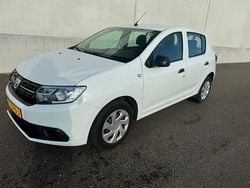 Wit Gebruikt 2017 Dacia Sandero Ambiance Hatchback | € 5.950 (Goede deal)