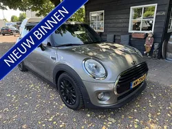 Grijs Gebruikt 2017 Mini Cooper Business Hatchback | € 15.950 (Eerlijke prijs)