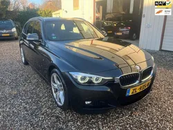 Zwart, metallic lak Gebruikt 2019 BMW 318 M Sport Stationwagen | € 18.999 (Eerlijke prijs)