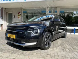 Zwart Gebruikt 2022 Kia Niro Start SUV | € 27.900 (Eerlijke prijs)