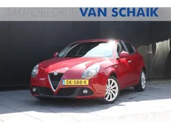 Rood Gebruikt 2017 Alfa Romeo Giulietta Super Hatchback | € 12.950