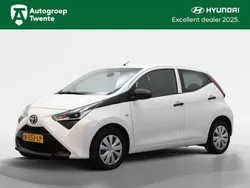 Wit, metallic lak Gebruikt 2021 Toyota Aygo Hatchback | € 9.888 (Goede deal)
