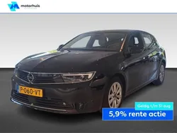Zwart Gebruikt 2022 Opel Astra Edition Hatchback | € 18.890 (Eerlijke prijs)