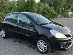 Zwart Gebruikt 2008 Renault Clio II Hatchback | € 2.450 (Eerlijke prijs)