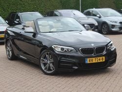 Zwart Gebruikt 2017 BMW M240 Executive Cabriolet | € 33.950 (Eerlijke prijs)
