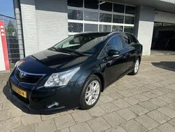 Zwart, metallic lak Gebruikt 2012 Toyota Avensis Business Edition Stationwagen | € 9.199 (Iets duurder)