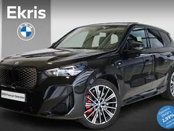 Zwart Gebruikt 2024 BMW iX1 Shadowline SUV | € 47.800 (Eerlijke prijs)