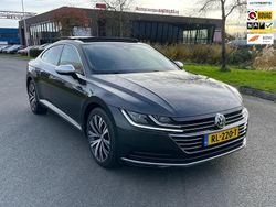 Grijs, metallic lak Gebruikt 2018 VW Arteon Business+ Hatchback | € 27.450 (Eerlijke prijs)