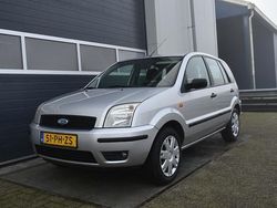 Grijs Gebruikt 2004 Ford Fusion Trend MPV | € 1.599 (Eerlijke prijs)
