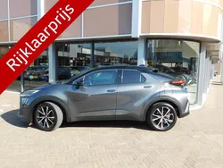 Grijs, metallic lak Gebruikt 2024 Toyota C-HR Edition SUV | € 34.900 (Goede deal)