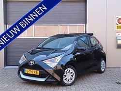 Zwart Gebruikt 2019 Toyota Aygo X-play Hatchback | € 10.995 (Iets duurder)