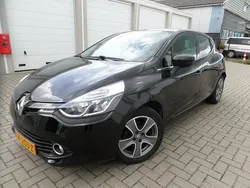 Zwart Gebruikt 2015 Renault Clio IV Night&Day Hatchback | € 6.999 (Eerlijke prijs)