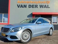 Grijs, metallic lak Gebruikt 2017 Mercedes C180 Premium Plus Stationwagen | € 19.999 (Eerlijke prijs)
