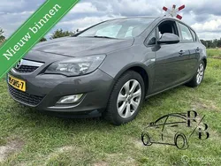 Grijs Gebruikt 2011 Opel Astra Edition Stationwagen | € 2.199 (Eerlijke prijs)