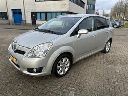Grijs Gebruikt 2008 Toyota Verso Luna MPV | € 5.995 (Duur)