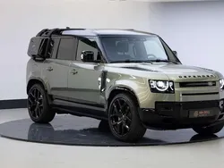 , metallic lak Gebruikt 2024 Land Rover Defender SE Dynamic SUV | € 93.950 (Eerlijke prijs)
