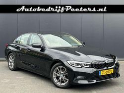 Zwart Gebruikt 2019 BMW 320 Sport Line Sedan | € 25.950 (Eerlijke prijs)