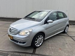 Grijs Gebruikt 2006 Mercedes B200 MPV | € 1.399 (Goede deal)
