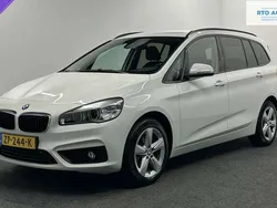 Wit, metallic lak Gebruikt 2018 BMW 218 Gran Tourer Executive MPV | € 20.000 (Eerlijke prijs)