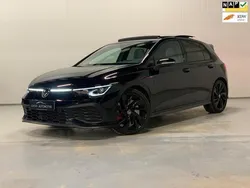 Zwart, metallic lak Gebruikt 2023 VW Golf VIII GTI Hatchback | € 43.900 (Eerlijke prijs)
