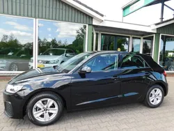 Zwart, metallic lak Gebruikt 2022 Audi A1 Sportback Hatchback | € 18.950 (Eerlijke prijs)