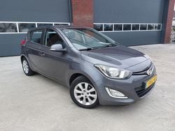 Grijs Gebruikt 2014 Hyundai i20 Hatchback | € 2.950 (Eerlijke prijs)