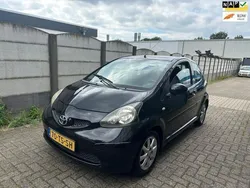 Zwart Gebruikt 2007 Toyota Aygo Hatchback | € 1.399 (Eerlijke prijs)
