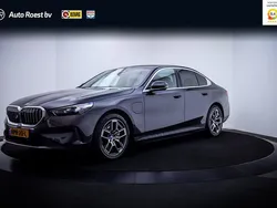 Grijs Gebruikt 2025 BMW 550e Basis Sedan | € 81.125