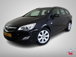 Zwart Gebruikt 2012 Opel Astra Cosmo Stationwagen | € 4.950 (Eerlijke prijs)