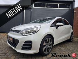Wit Gebruikt 2015 Kia Rio Sedan | € 6.845 (Eerlijke prijs)