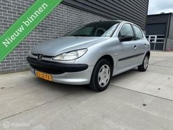 Grijs Gebruikt 2002 Peugeot 206 Hatchback | € 799 (Goede deal)
