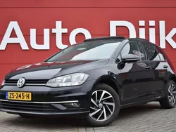 Zwart, metallic lak Gebruikt 2018 VW Golf VII Comfortline Hatchback | € 16.450 (Eerlijke prijs)