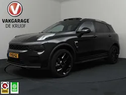 Zwart, metallic lak Gebruikt 2023 Lynk & Co 01 SUV | € 28.950 (Eerlijke prijs)