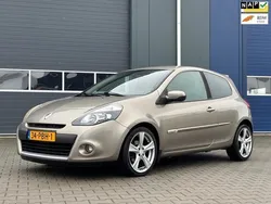 Beige Gebruikt 2011 Renault Clio II Collection Hatchback | € 2.750 (Eerlijke prijs)