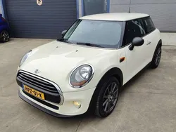 Wit Gebruikt 2015 Mini ONE Business Hatchback | € 8.999 (Eerlijke prijs)