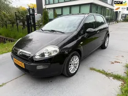 Zwart Gebruikt 2011 Fiat Punto Evo Dynamic Hatchback | € 3.500 (Eerlijke prijs)