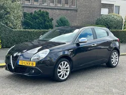 Zwart, metallic lak Gebruikt 2010 Alfa Romeo Giulietta Distinctive Hatchback | € 4.950 (Eerlijke prijs)