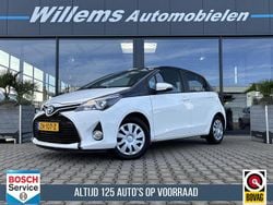 Wit Gebruikt 2017 Toyota Yaris Hybrid Trend Hatchback | € 13.250 (Goede deal)
