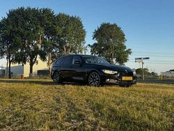 Zwart Gebruikt 2013 BMW 318 Executive Stationwagen | € 11.000
