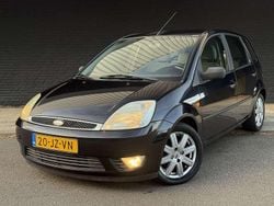 Zwart Gebruikt 2002 Ford Fiesta Ghia Hatchback | € 1.295 (Goede deal)