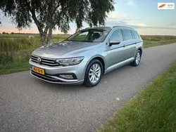 Grijs Gebruikt 2020 VW Passat Comfortline Stationwagen | € 21.950 (Goede deal)