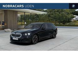 Zwart Nieuw 2025 BMW 550e M Sport Stationwagen | € 111.726 (Goede deal)