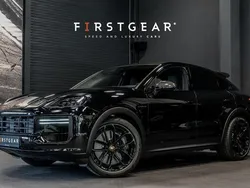 Zwart Nieuw 2025 Porsche Cayenne Turbo E-Hybrid SUV | € 239.900