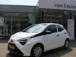 Wit Gebruikt 2022 Toyota Aygo Hatchback | € 12.400 (Goede deal)
